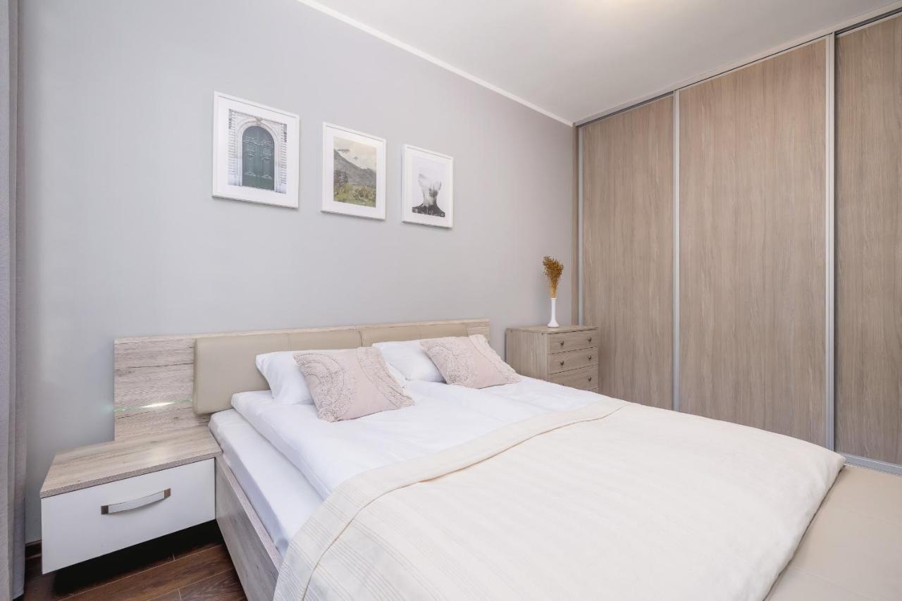 Stylish Korfantego Apartment Next To Spodek By Noclegi Renters 卡托维兹 外观 照片