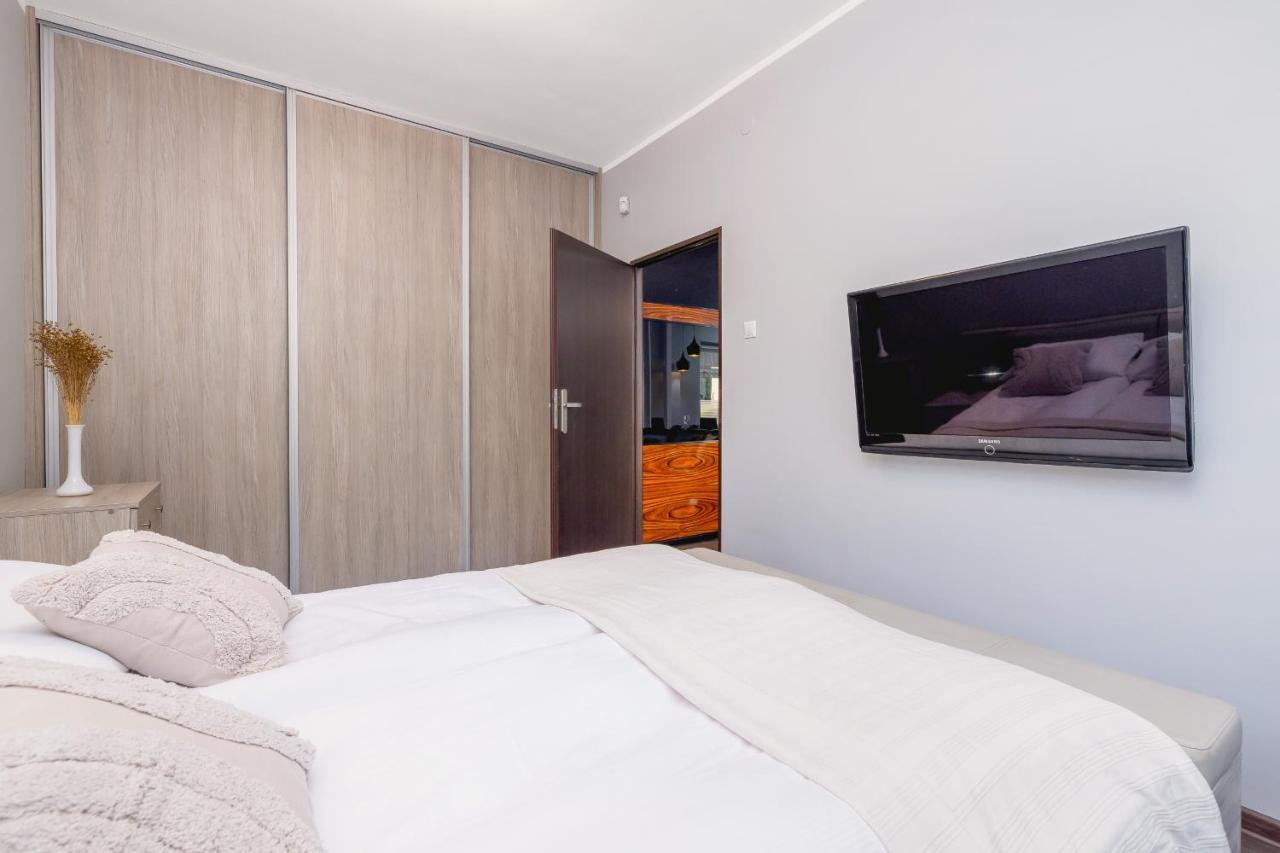Stylish Korfantego Apartment Next To Spodek By Noclegi Renters 卡托维兹 外观 照片